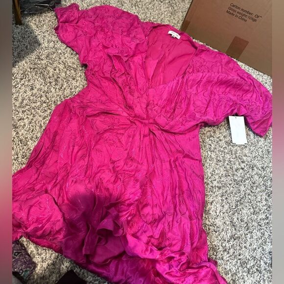 BTFL-LIFE Fuchsia Pink Candra Floral Jacquard Dolman Sleeve Mini Dress XS NWT - Picture 4 of 4